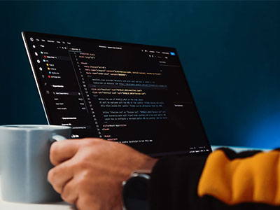 香蕉漫画像做批注：把结论太硬吗写清，再把轴线读全（像做批注）